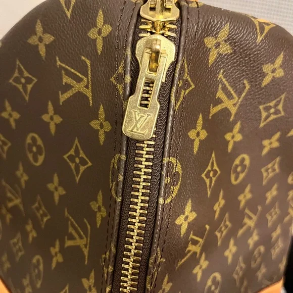 Louis Vuitton Monogram Brown Duffel Bag with Tan Accents - Picture 4 of 12